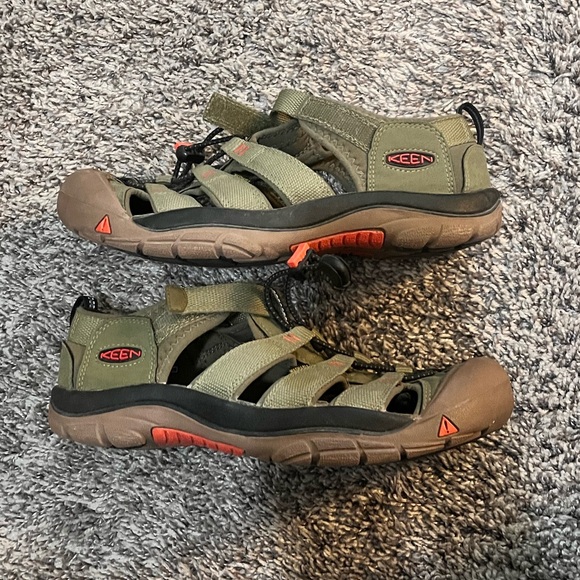Keen Outdoor Sandals - Picture 2 of 4